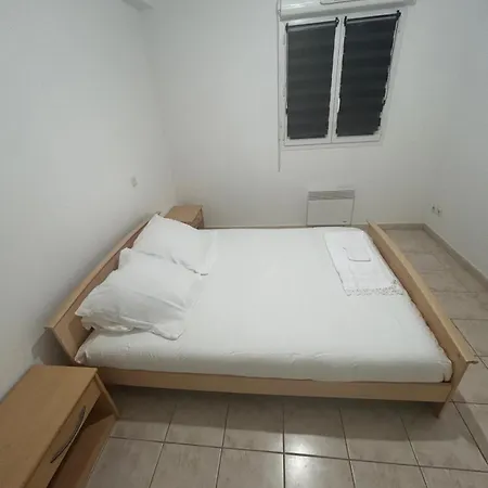 La Pause Larzac-parking Prive-a 20 Min De Millau Apartment