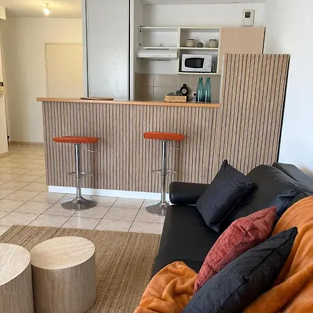 La Pause Larzac-parking Prive-a 20 Min De Millau Daire *