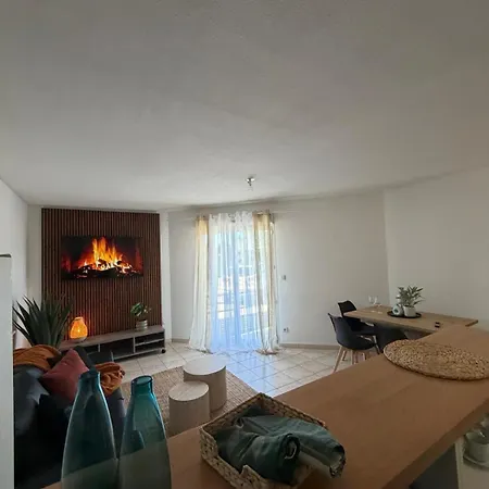 La Pause Larzac-parking Prive-a 20 Min De Millau Daire La Cavalerie