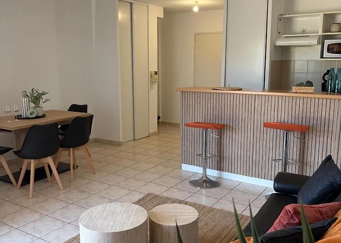 La Pause Larzac-parking Prive-a 20 Min De Millau La Cavalerie