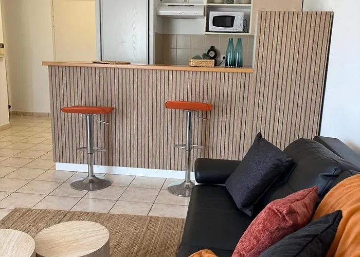 La Pause Larzac-parking Prive-a 20 Min De Millau Daire *