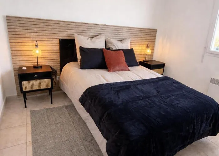 La Pause Larzac-parking Prive-a 20 Min De Millau Daire La Cavalerie